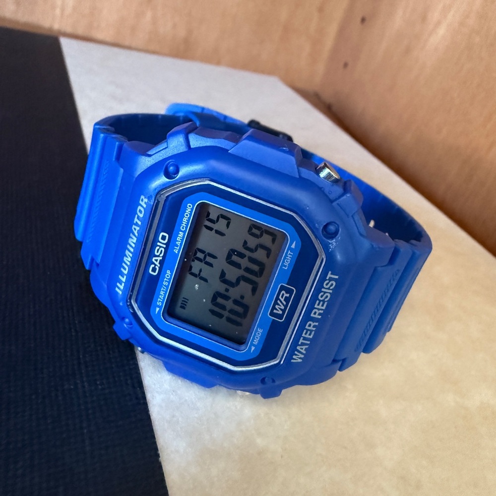 *SOLD*Casio Unisex Illuminator Digital Chronograph Watch